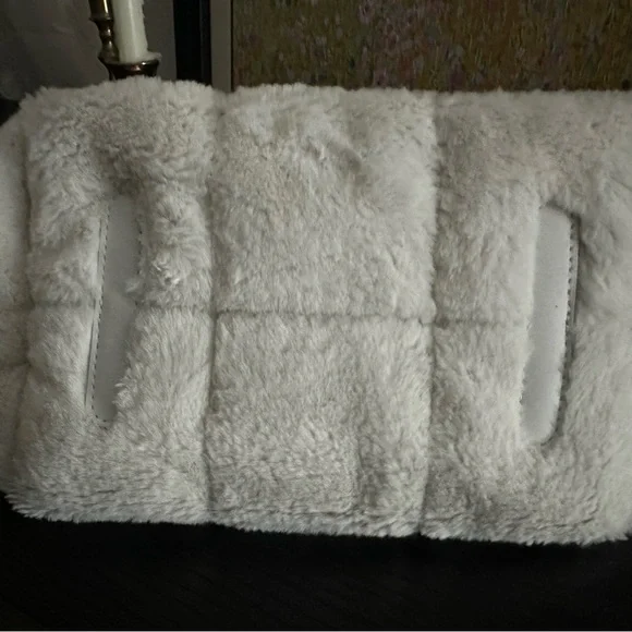 Lululemon Fleece Quilted Tote Mini - Bone 5L - Picture 5 of 7